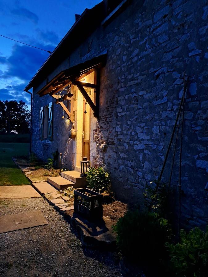 Chez Nous Bed & Breakfast Brigueil-le-Chantre Luaran gambar