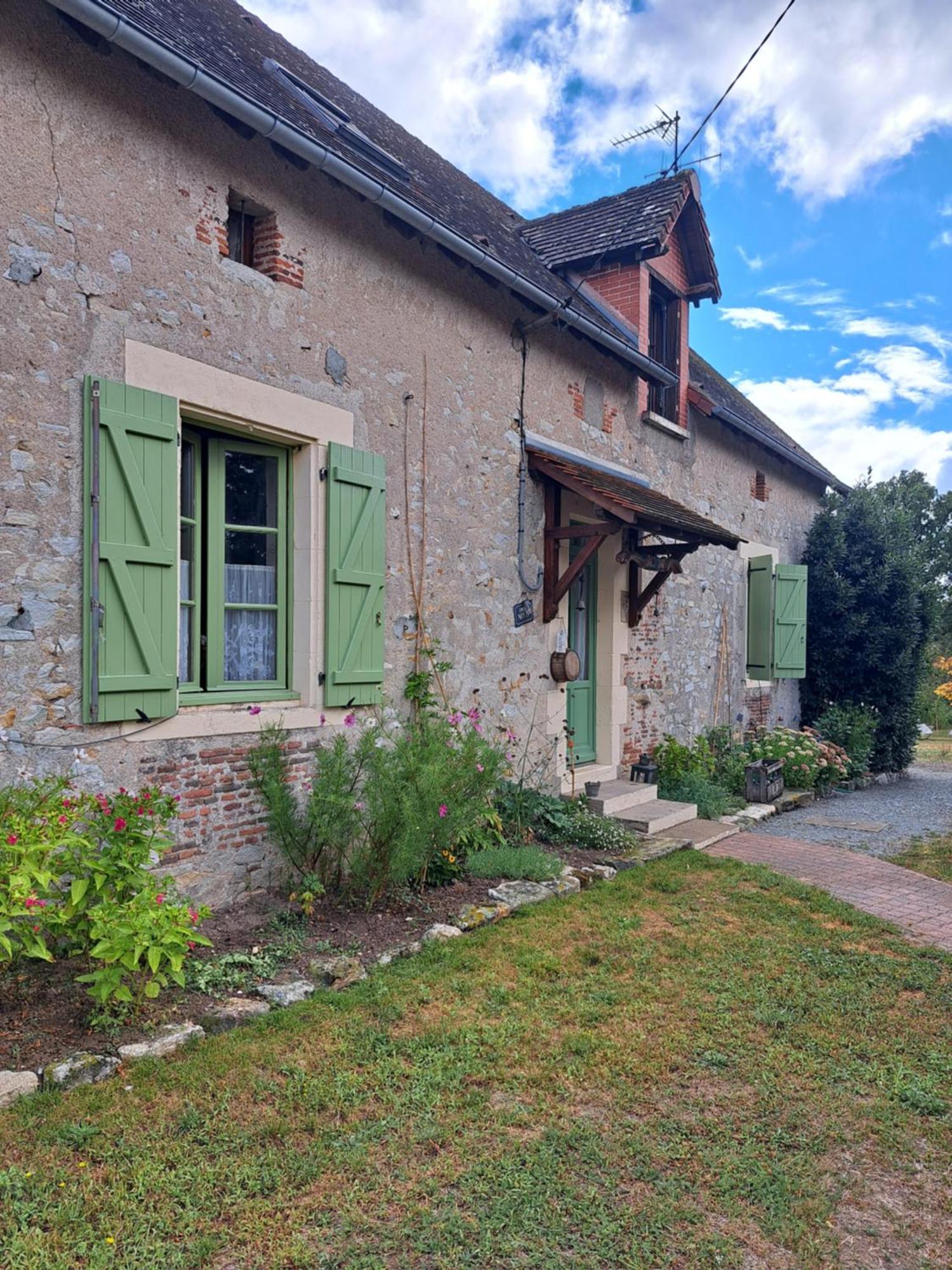 Chez Nous Bed & Breakfast Brigueil-le-Chantre Luaran gambar