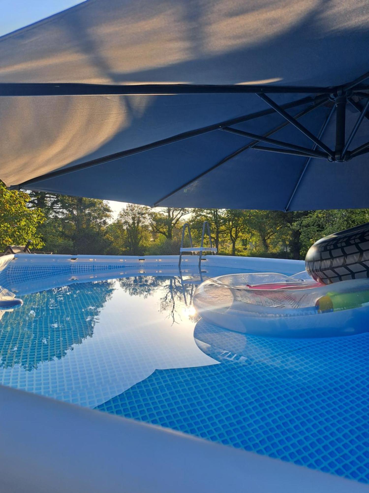 Chez Nous Bed & Breakfast Brigueil-le-Chantre Luaran gambar